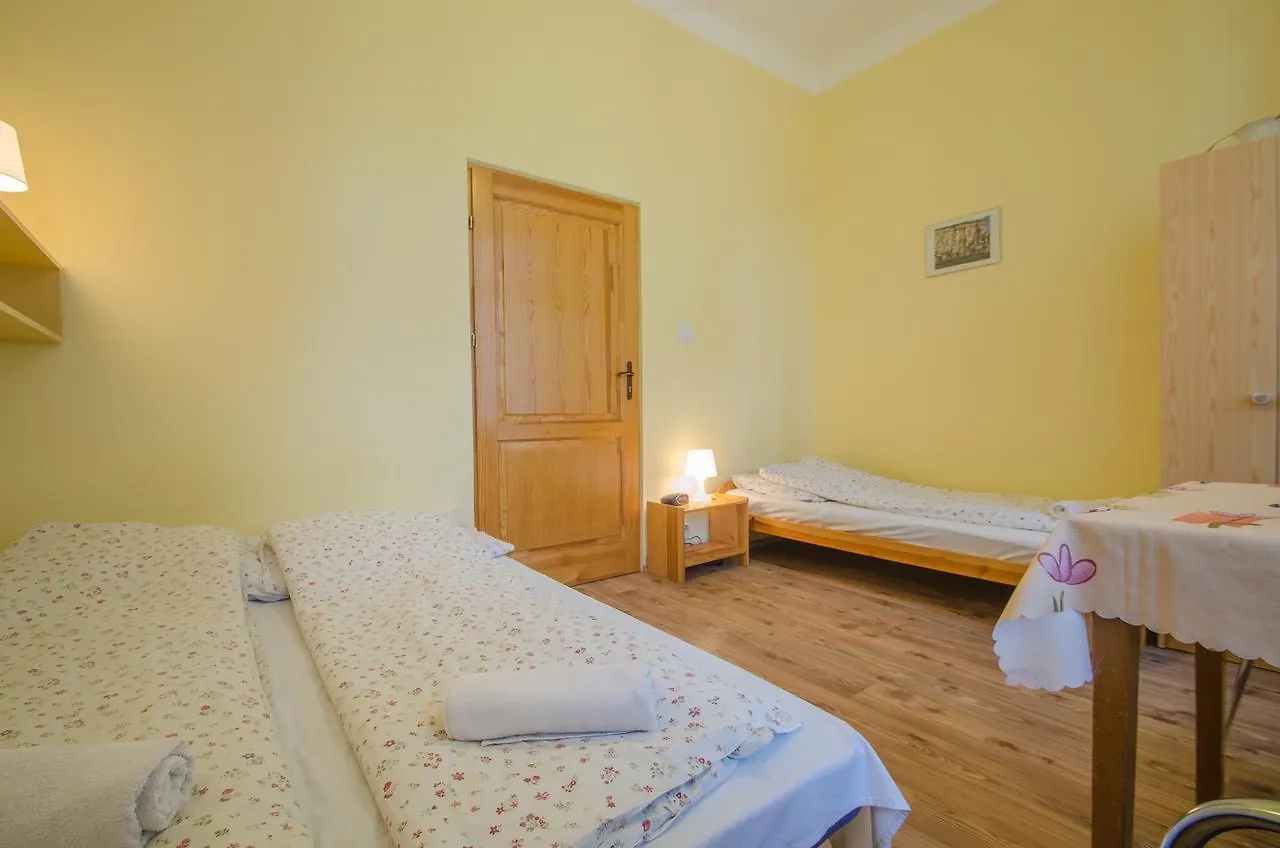 Aparthostel Fryderyk Krakau Hostel
