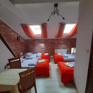 Hostal Green Hostel