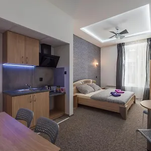 Hostel 70s, Krakkó